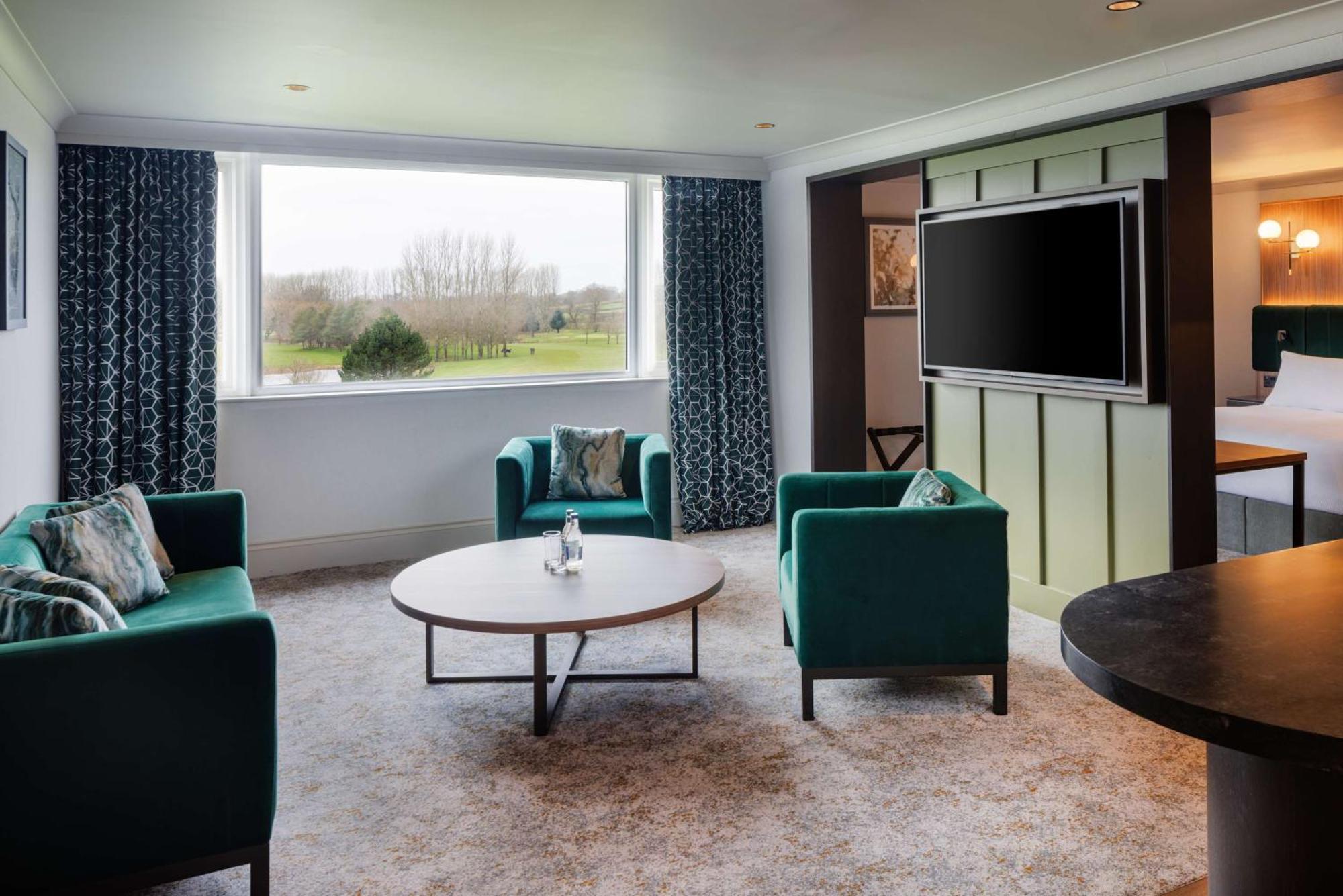 Doubletree By Hilton Belfast Hotel 4*