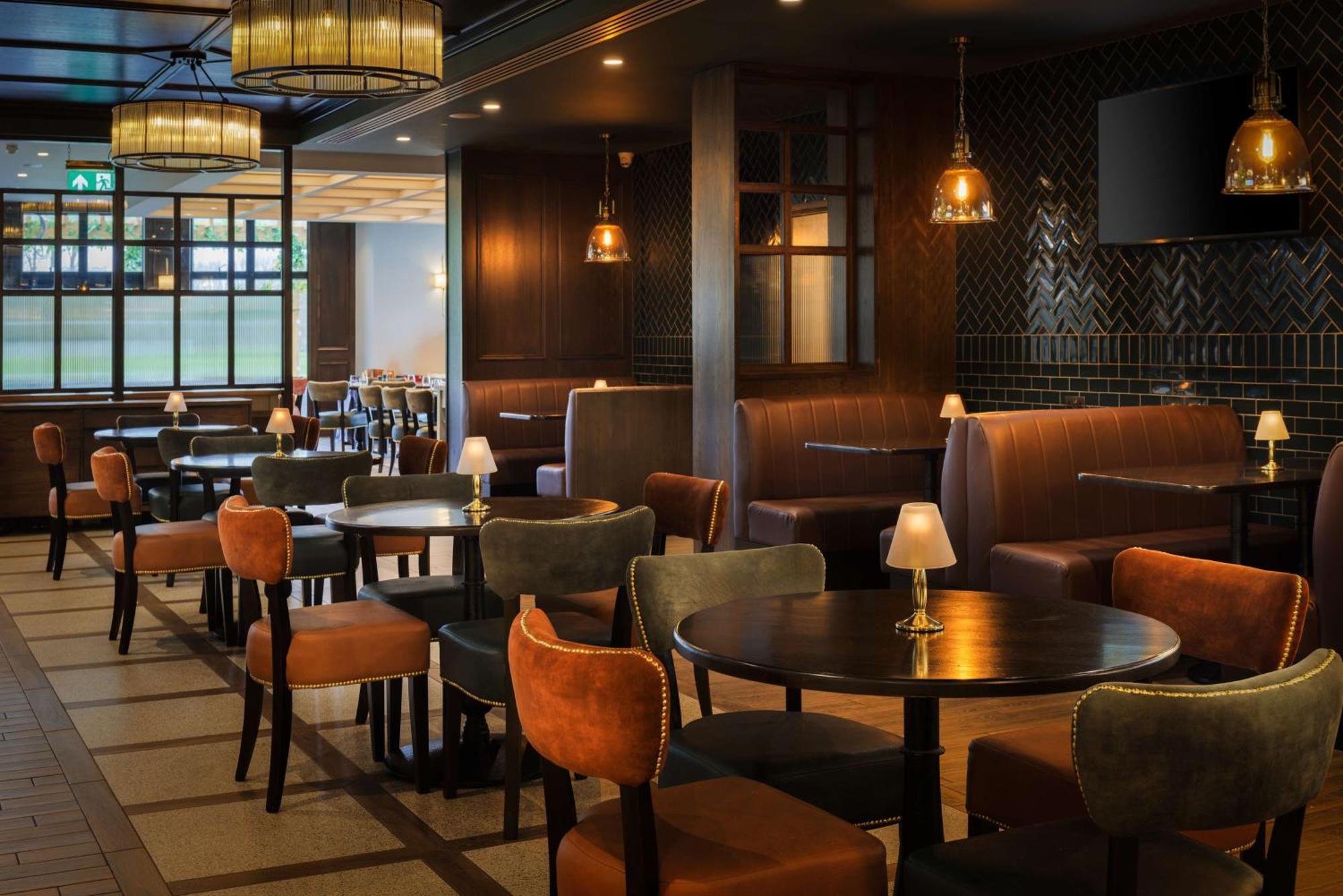 Doubletree By Hilton Belfast Hotel 4*