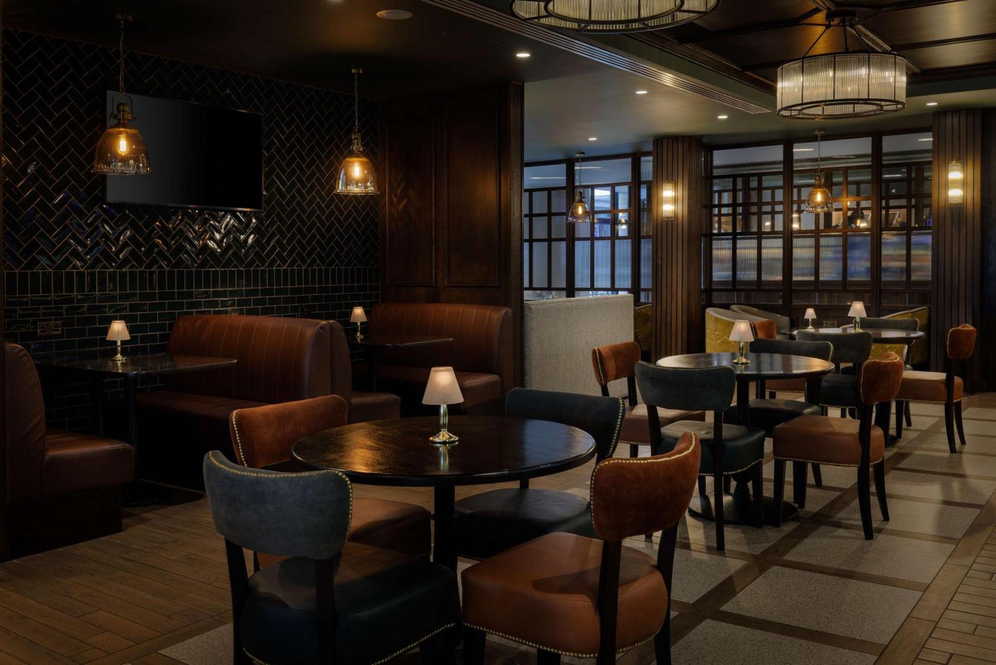 Doubletree By Hilton Belfast Hotel 4*