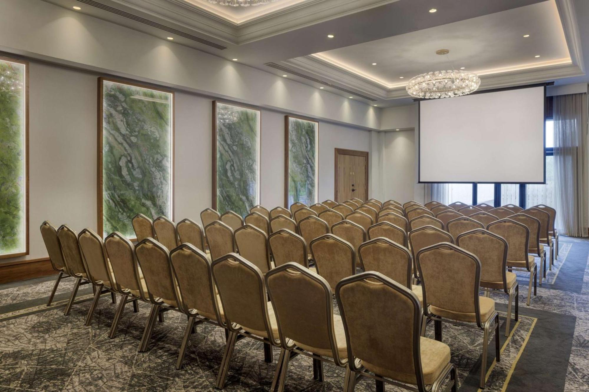 Doubletree By Hilton Belfast Hotel